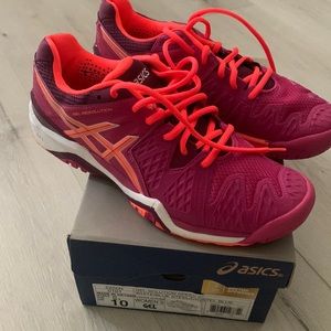 New in Box ASICS women’s tennis shoe pink Sz 10